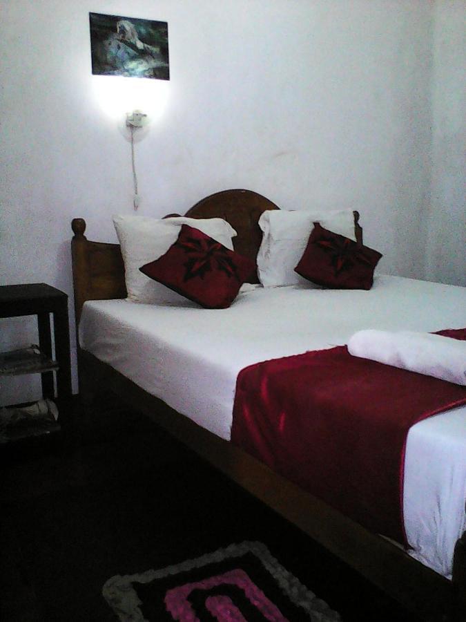 Lotus Inn Tourist Resort Dambulla Exteriör bild