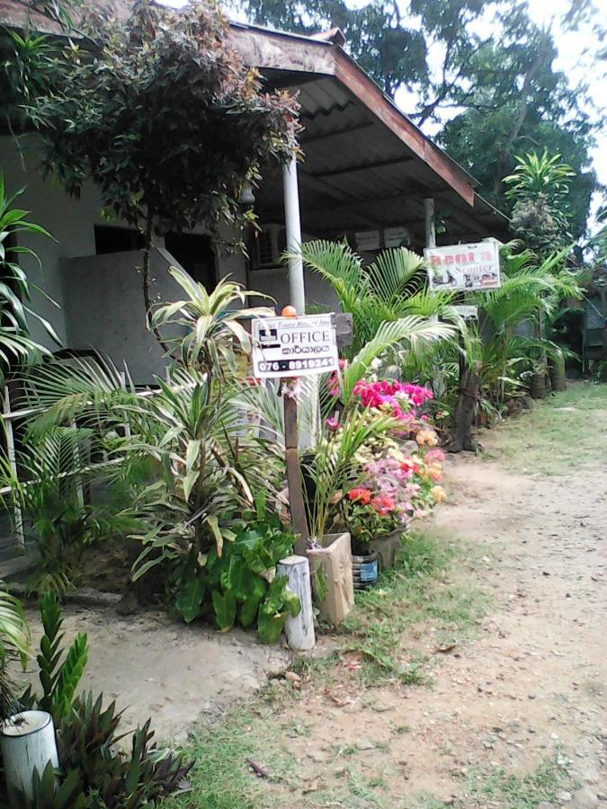Lotus Inn Tourist Resort Dambulla Exteriör bild
