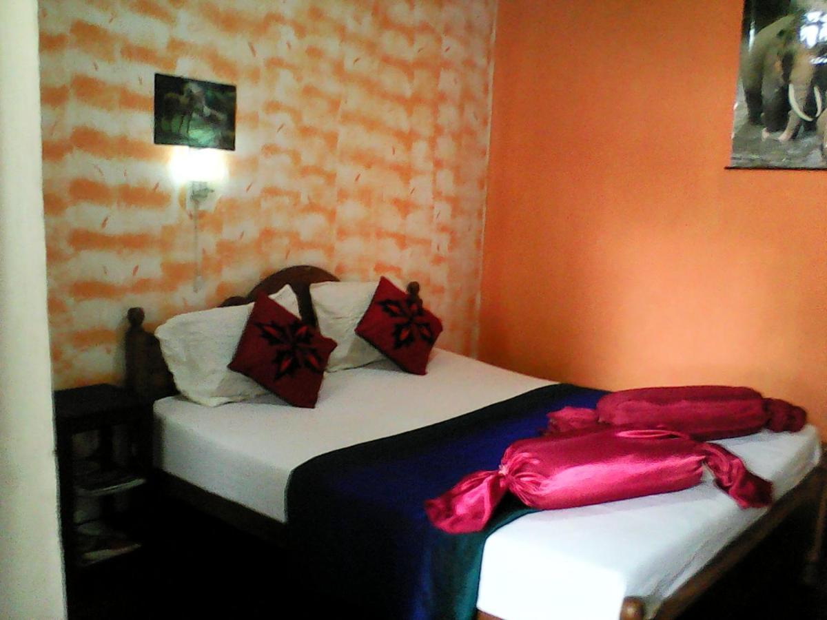 Lotus Inn Tourist Resort Dambulla Exteriör bild
